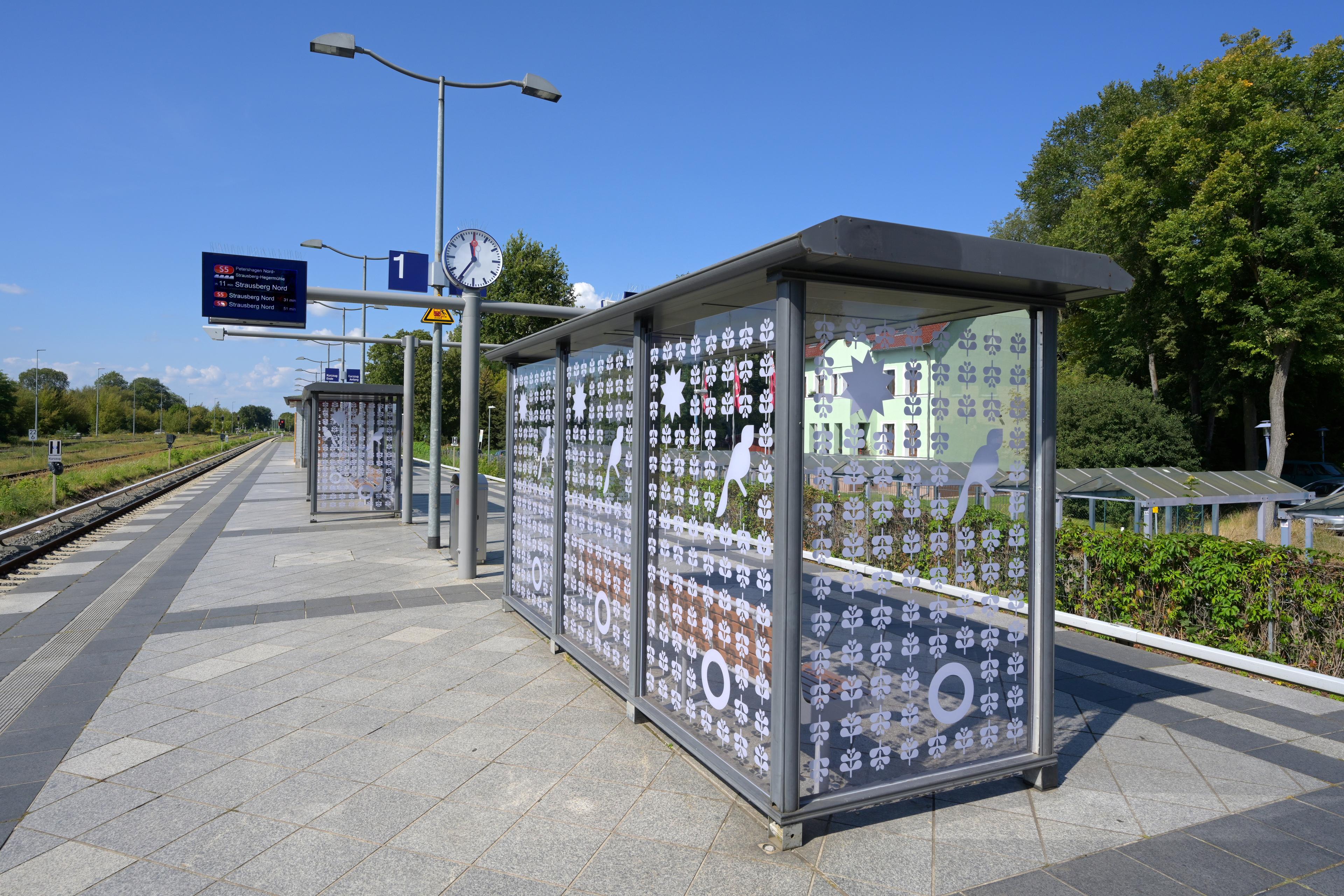 Neue Gestaltung des  Zukunftsbahnhofs Fredersdorf (b Berlin). 